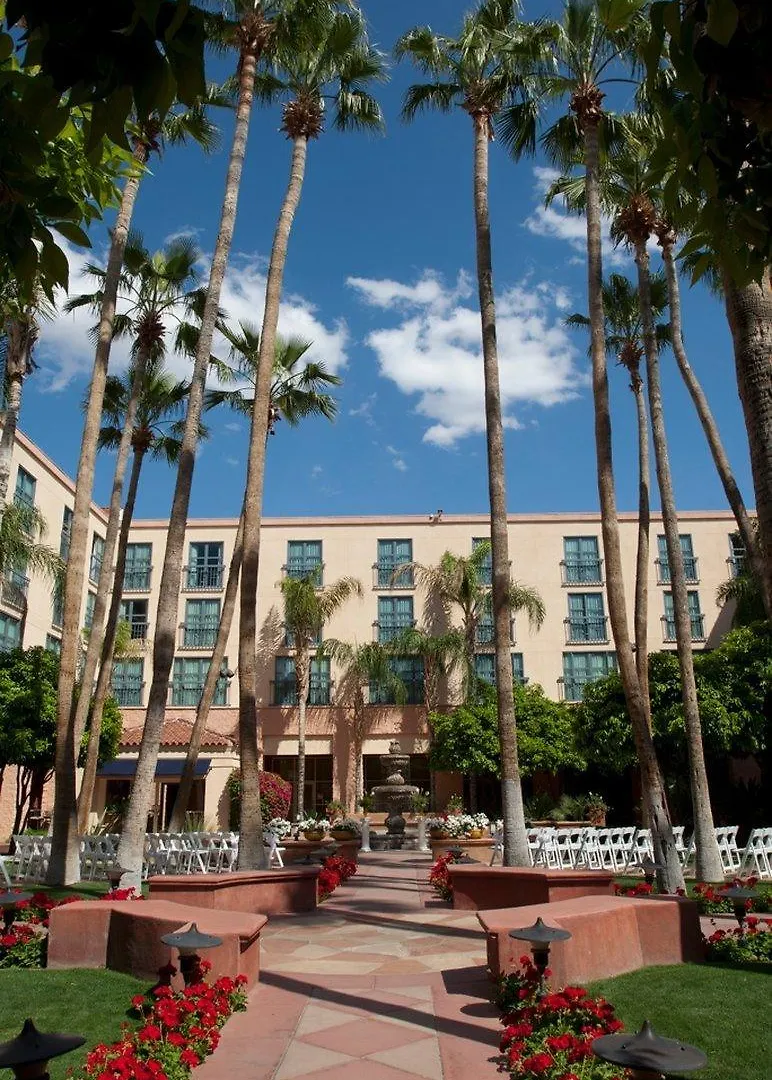Tempe Mission Palms- Destination Fee Includes Parking Otel