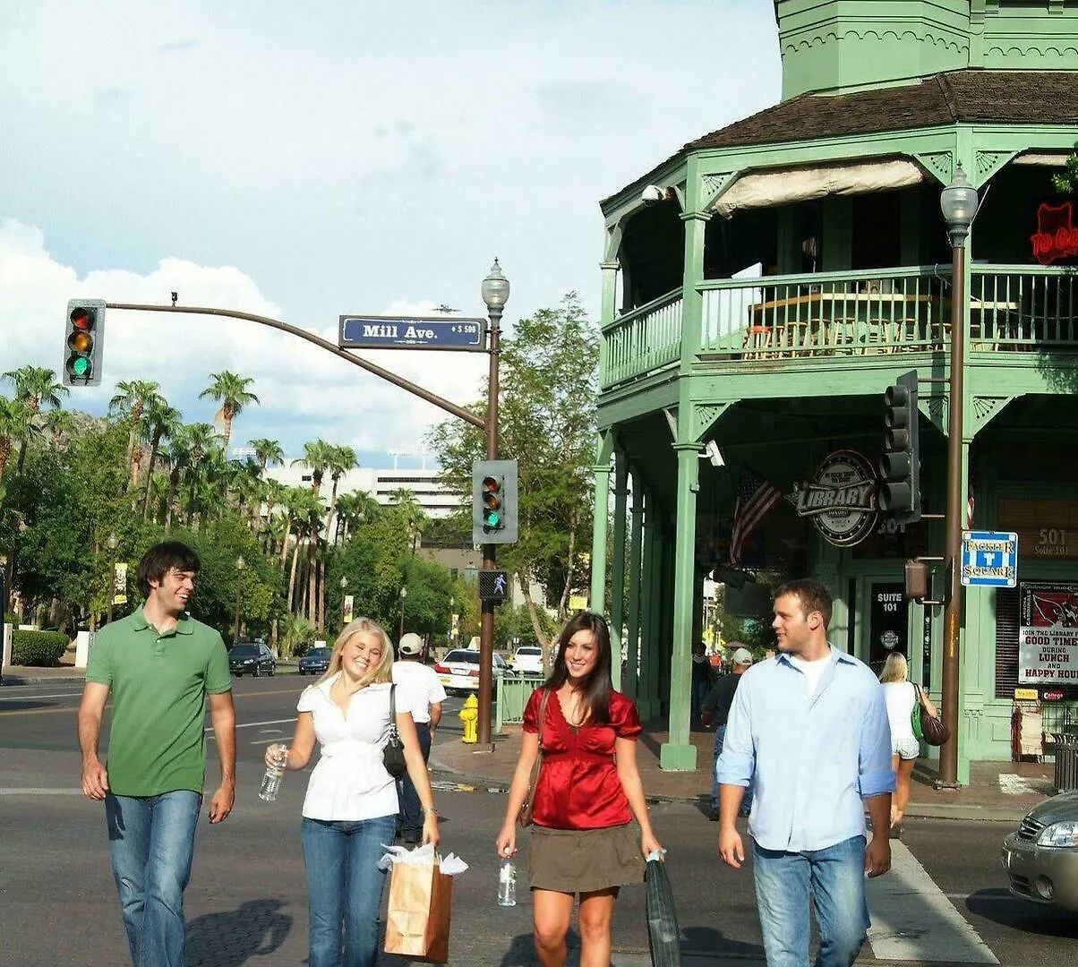 ****  Tempe Mission Palms- Destination Fee Includes Parking Otel ABD