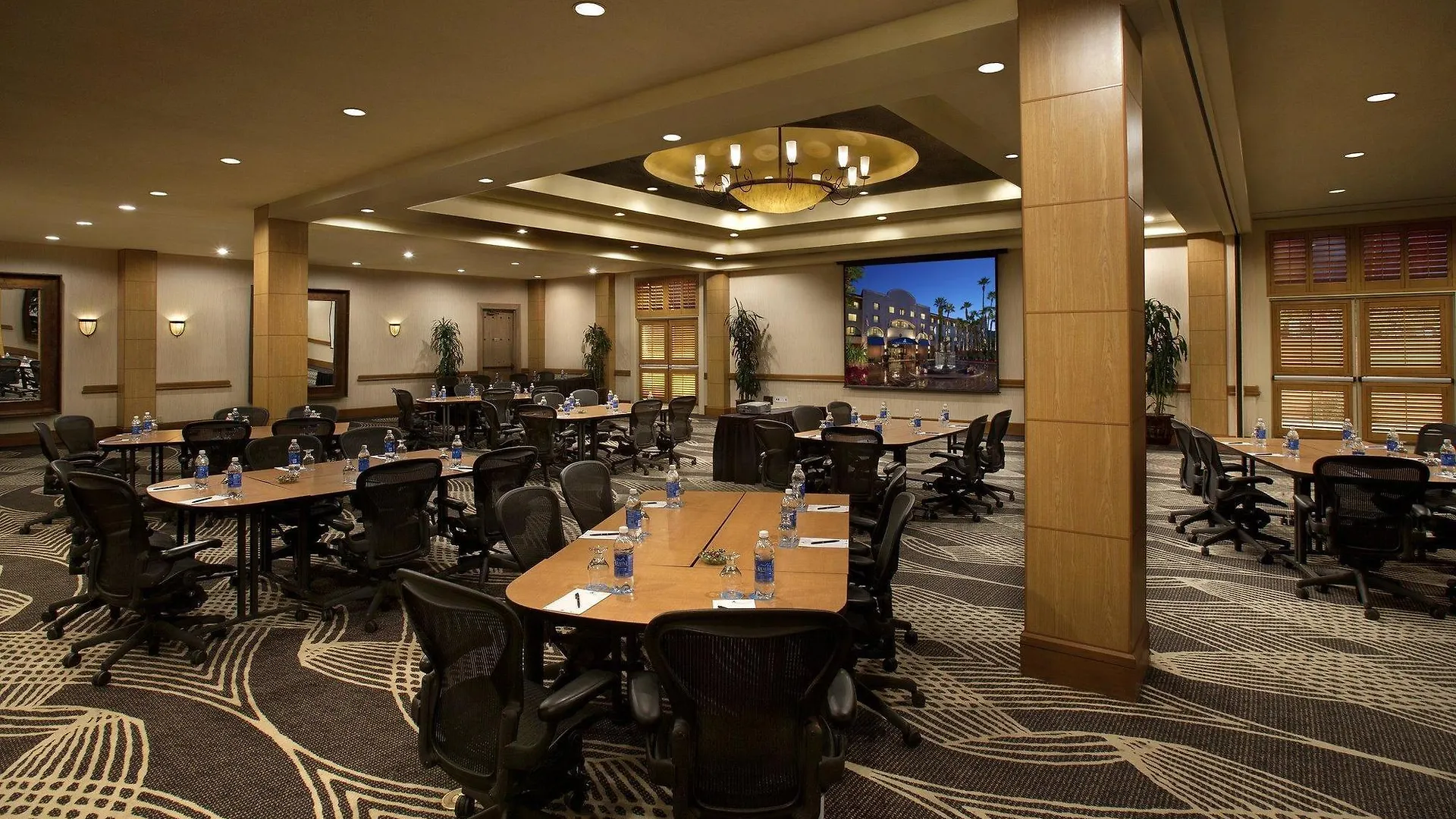 Tempe Mission Palms- Destination Fee Includes Parking Hotell
