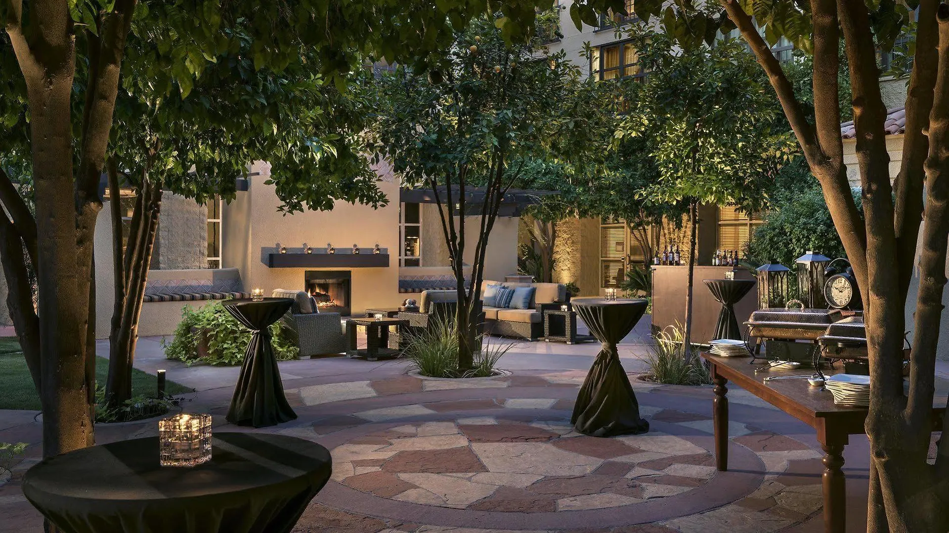 Tempe Mission Palms- Destination Fee Includes Parking Hotell